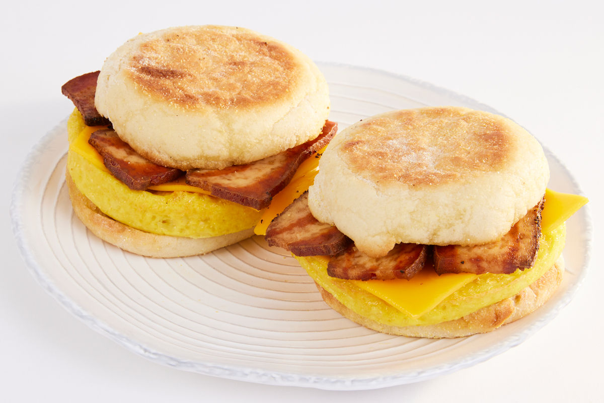 Vegan Bakon Egg Muffin